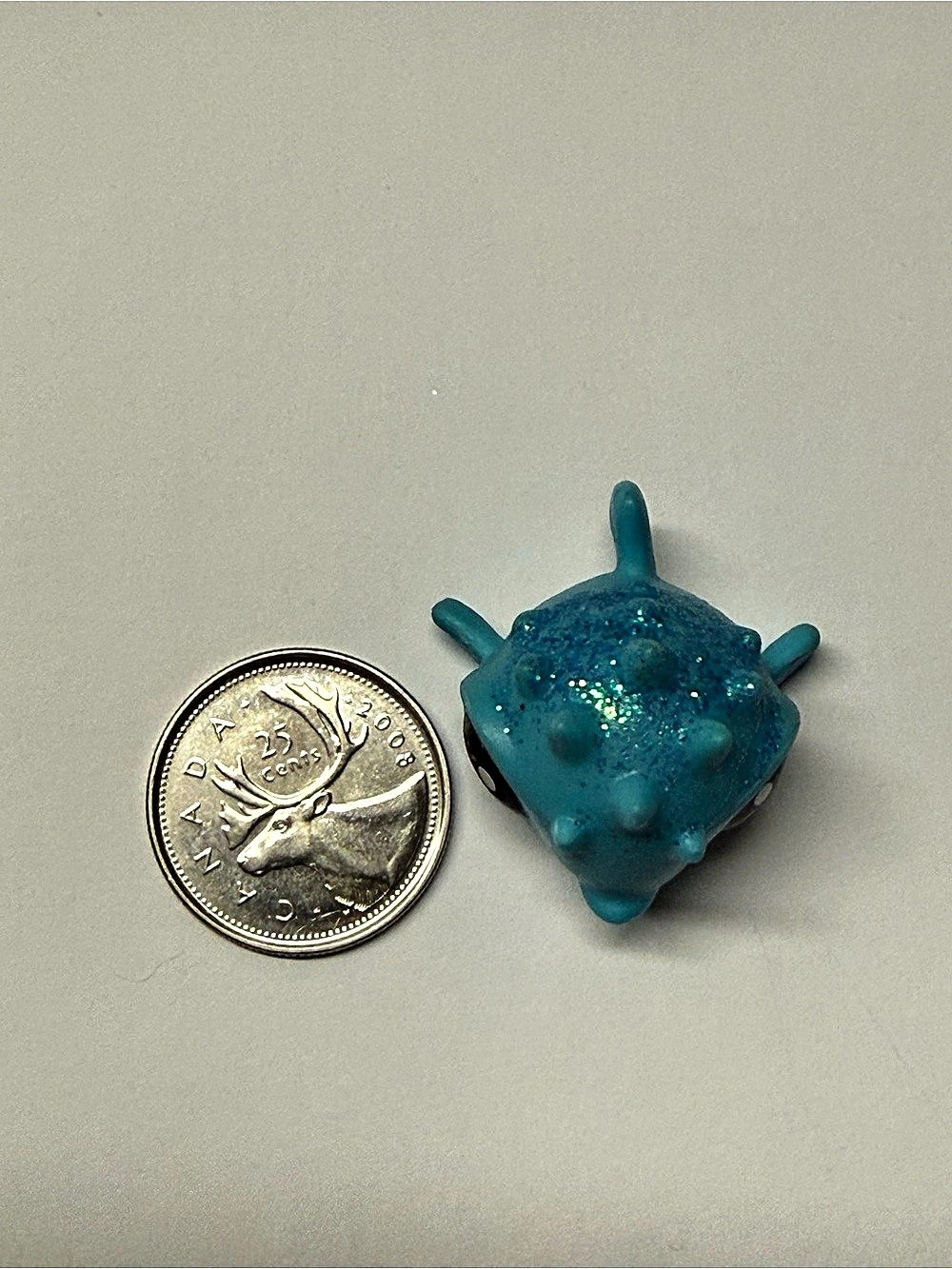 Littlest Pet Shop LPS - #17 Azure Sparklefish Puffer fish Mini Glitter